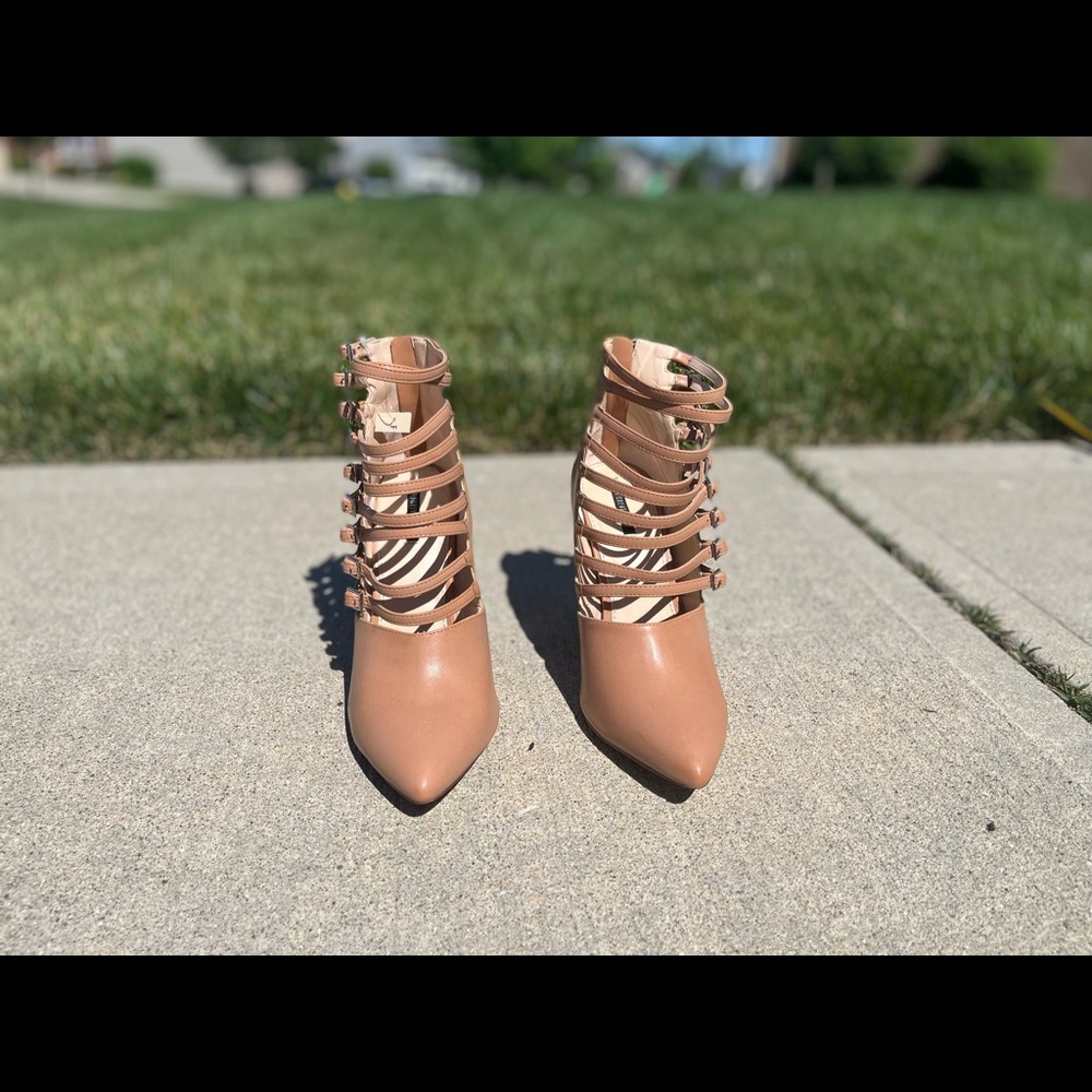 Forever 21 4.3-inch leather heels
